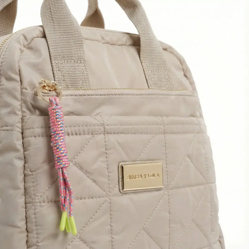 Mochila efecto acolchado (Inspiración Bimba y Lola) Color Beige 02 copia.webp