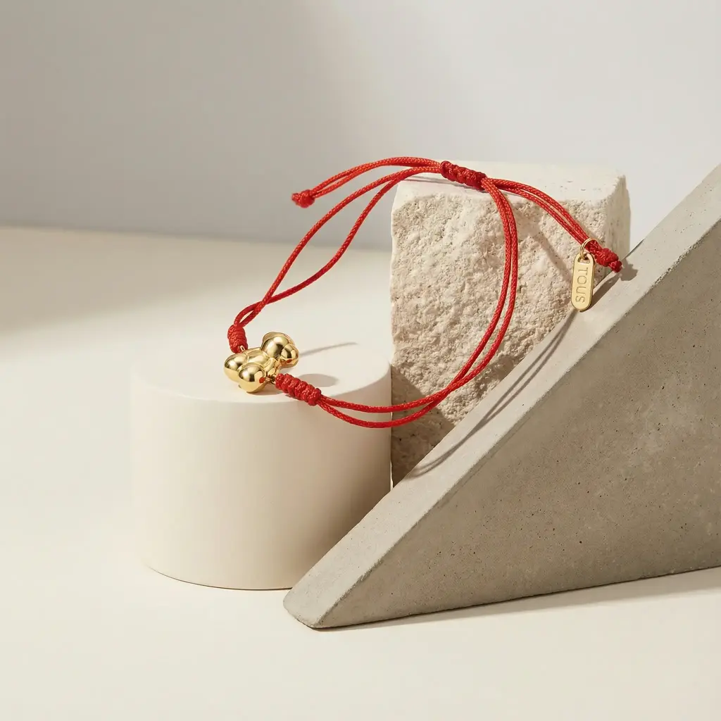 Pulsera de cordón rojo con un colgante de oso (Inspiración Tous) 04 copia.webp
