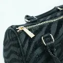 Bolso Cilindro estampado leopardo Negro 02 copia.webp