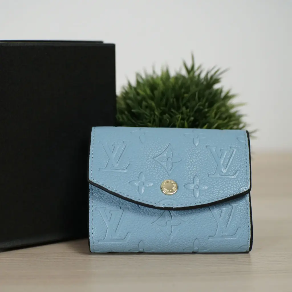 Cartera Tarjetero Rosalie Azul (Inspiración Louis Vuitton) 04.webp
