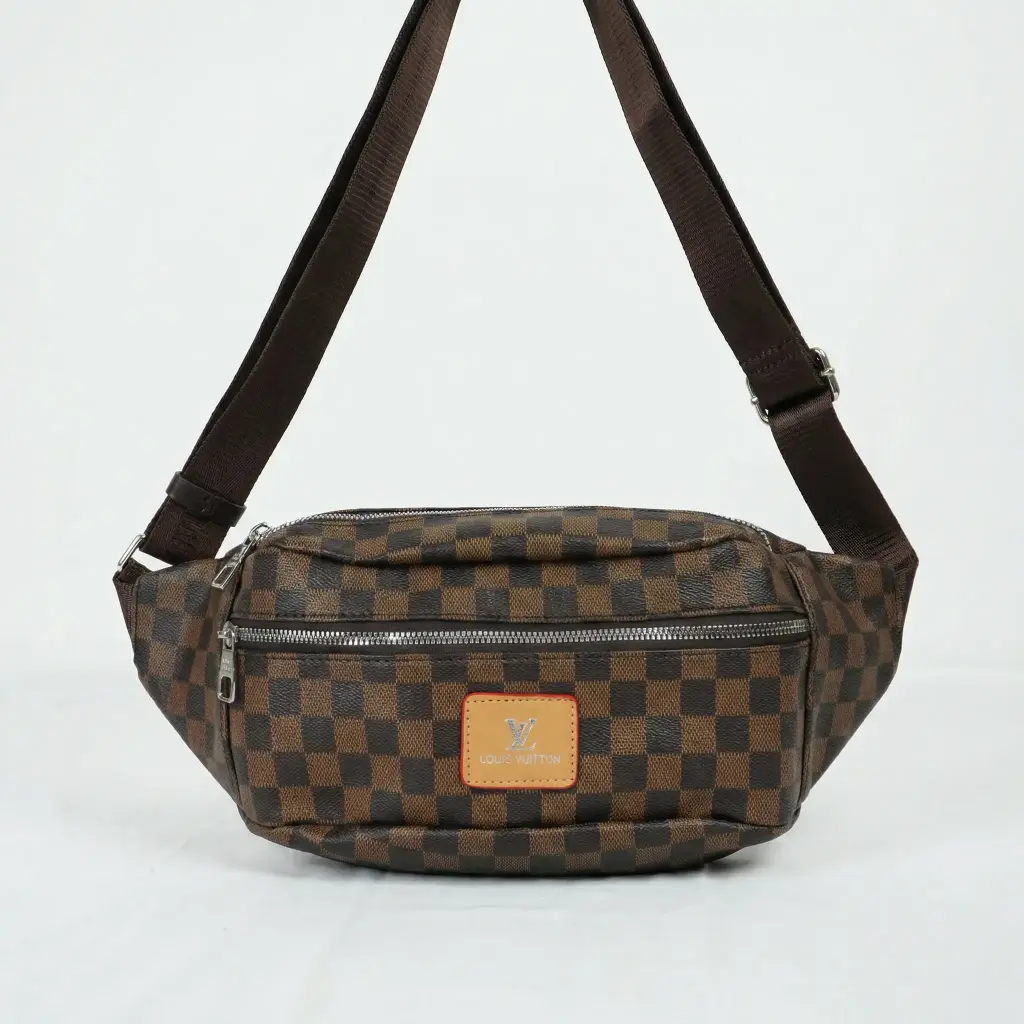 Riñonera Lona Damier (Inspiración Louis Vuitton) Marrón 01.webp