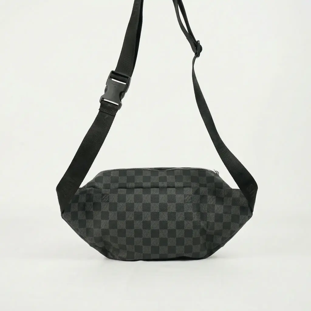 Riñonera Lona Damier (Inspiración Louis Vuitton) Negro 02.webp
