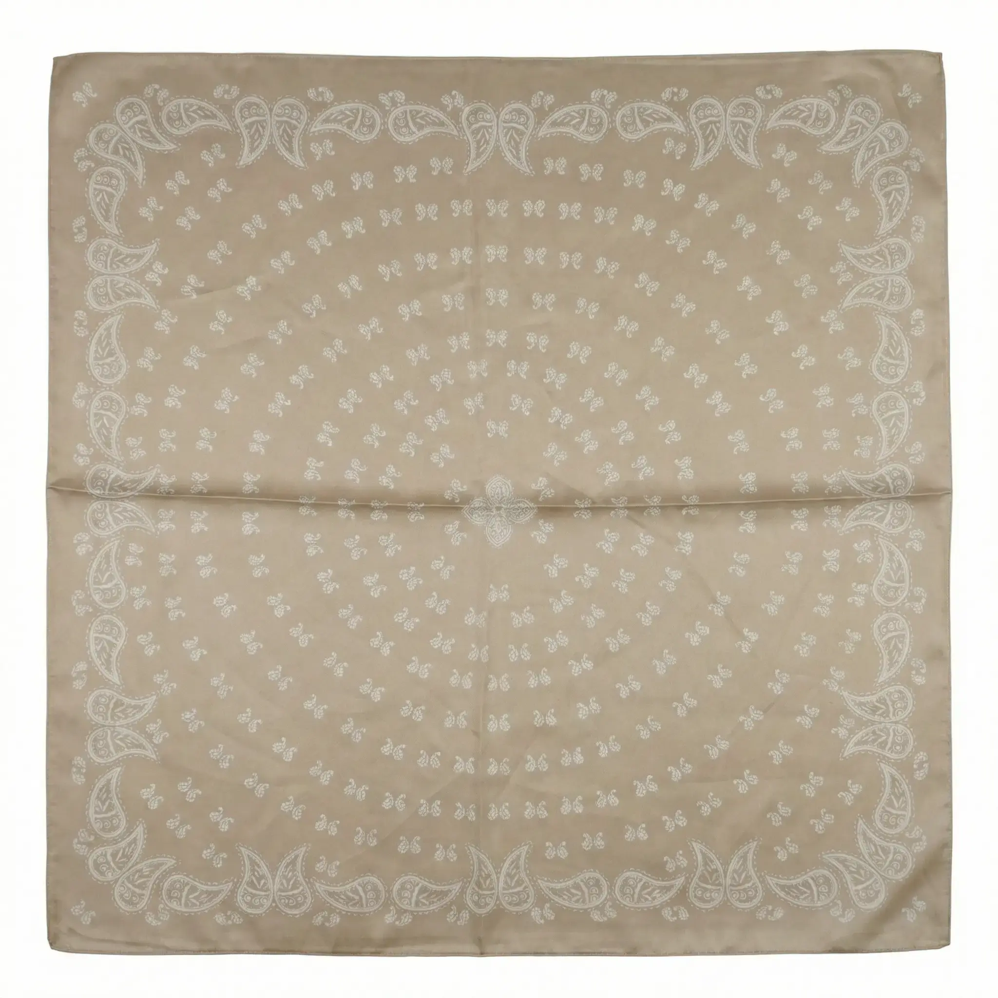 pañuelo cuadrado estampado beige 01.webp