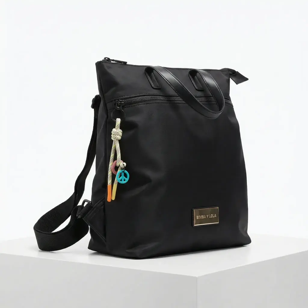 Mochila lisa con bolsillo frontal (Inspiración bimba y lola) 01.webp