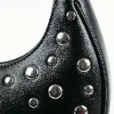 Bolso media luna con tachuelas Camila Karina 03.webp