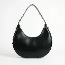 Bolso media luna con tachuelas Camila Karina 02.webp