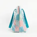 Bolso playa plastificado grande multicolor azul claro 04.webp