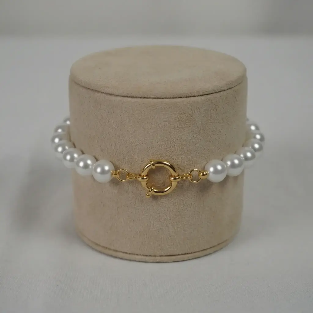 Pulsera con perlas blancas medianas 06.webp