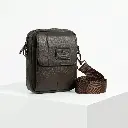 Bolso bandolera cinturon hombre marron 02.webp