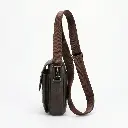 Bolso bandolera cinturon hombre marron 03.webp