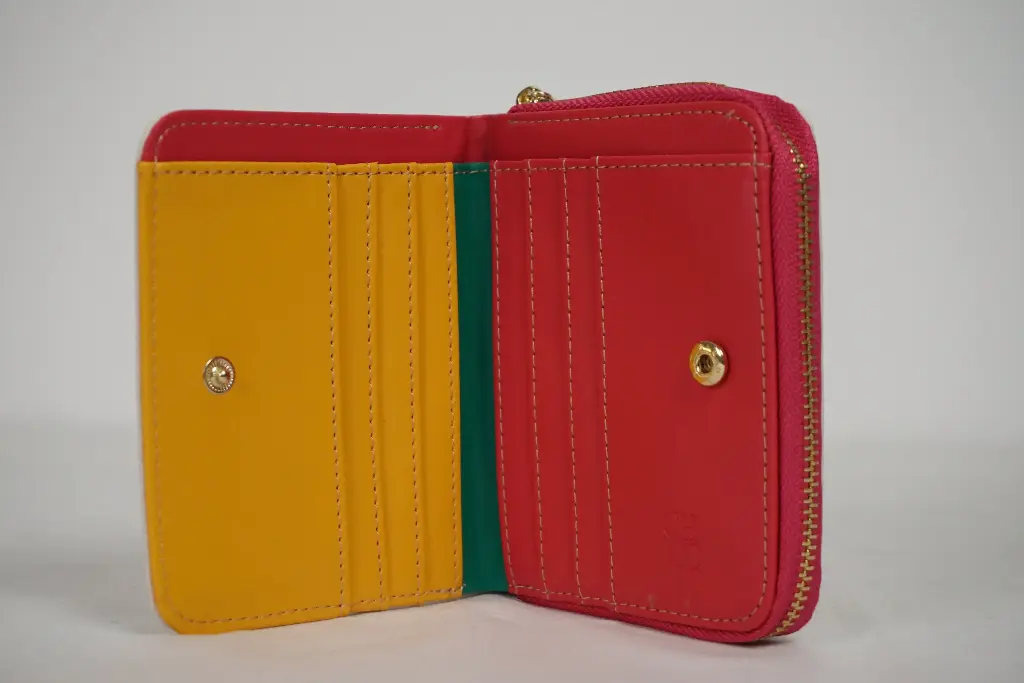 Cartera Multicolor Retro pequeña Modelo 2 (Inspiración Carolina Herrera) 04.webp