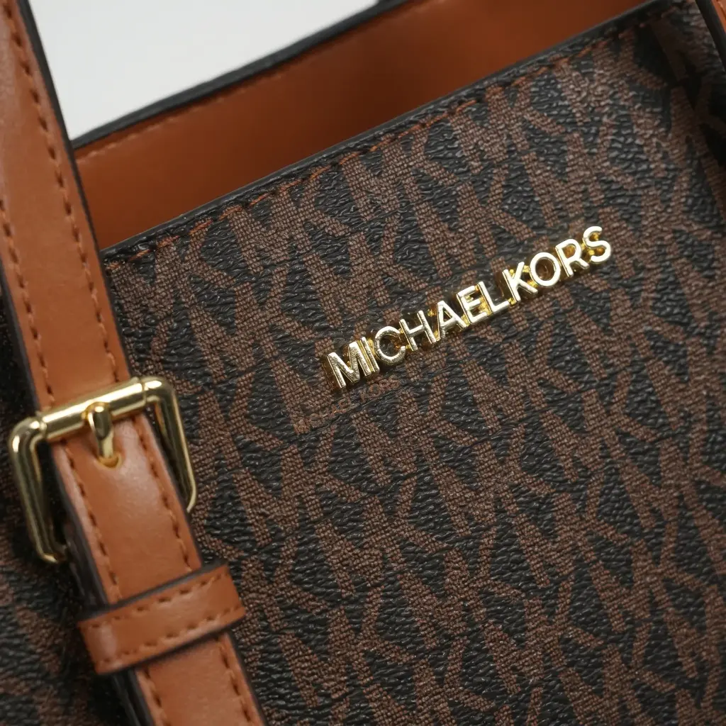 Bolso Shopper Quinn (Inspiración Michael Kors) Marrón 03.webp
