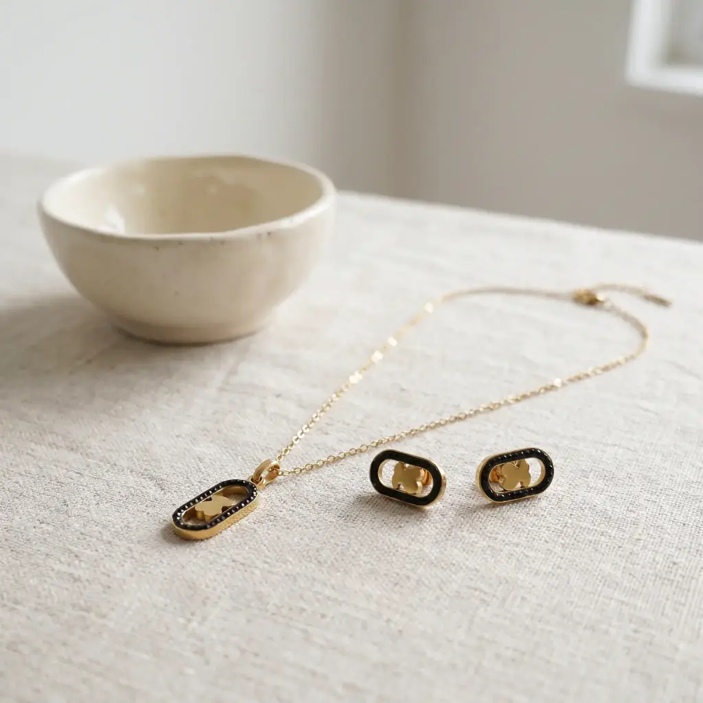 Conjunto colgante y pendientes espinelas negras Camille (Inspiración Tous) 05.webp