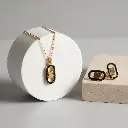 Conjunto colgante y pendientes espinelas negras Camille (Inspiración Tous) 03.webp