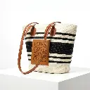 Bolso Cesta Rigida Mediano (Inspiración Loewe) Color Blanco y Negro 03.webp