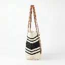 Bolso Cesta Rigida Mediano (Inspiración Loewe) Color Blanco y Negro 04.webp