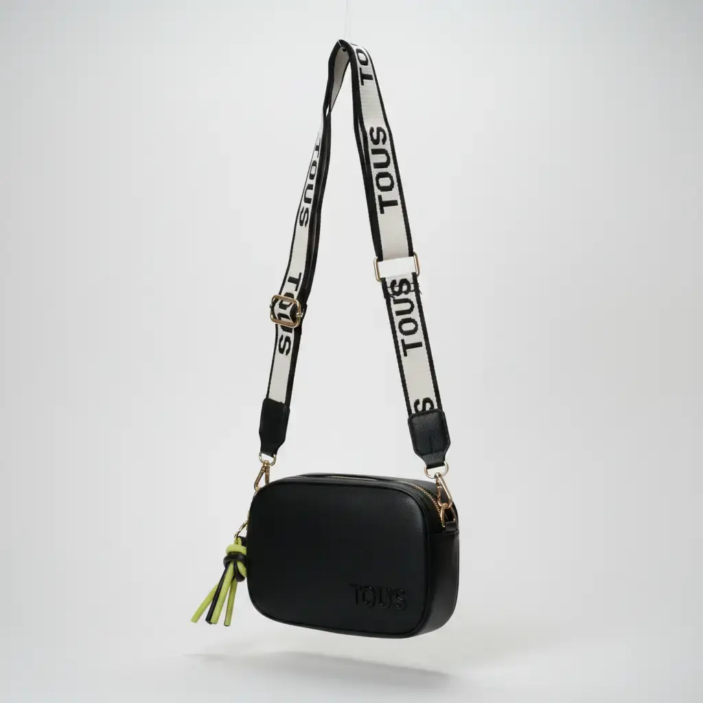 Bolso Bandolera Reporter T La Rue (Inspiración Tous) Negro 03.webp