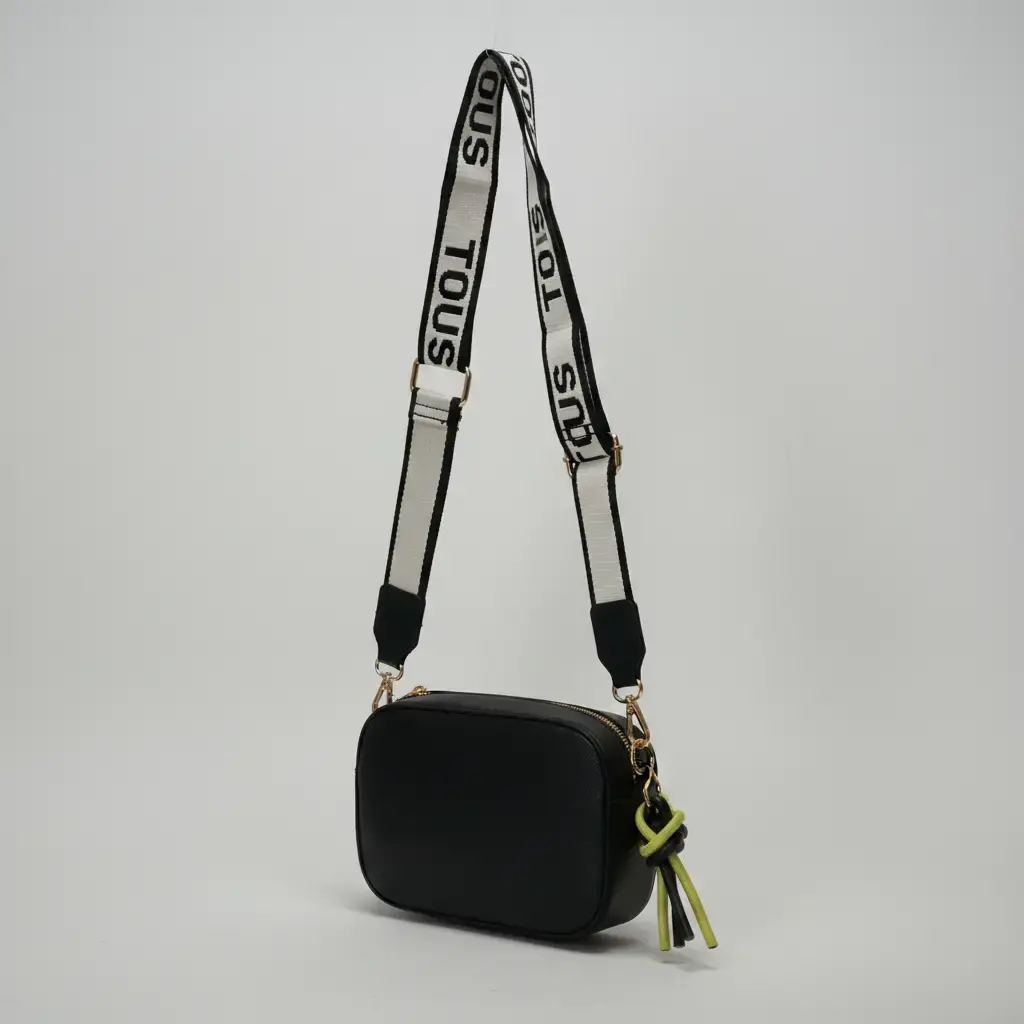 Bolso Bandolera Reporter T La Rue (Inspiración Tous) Negro 04.webp