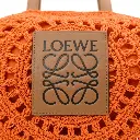 Bolso redondo de rafia con anagrama (Inspiración Loewe) 03.webp