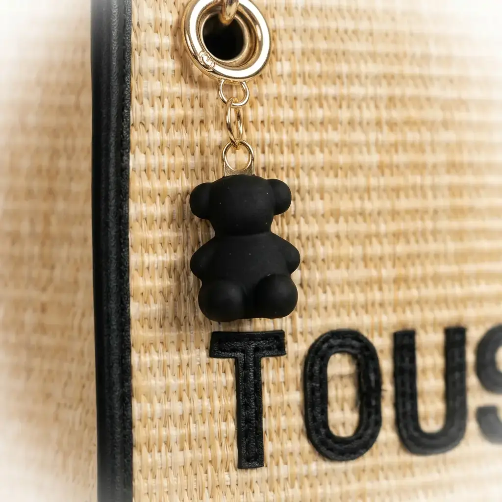 Mini bolso La Rue New de Rafia Vertical (Inspiración Tous) Negro 04.webp