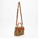 Bolso tipo cesta JSondo de solapa 05.webp