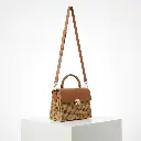 Bolso tipo cesta JSondo de solapa 04.webp