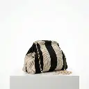 Bolso Clutch elegante con cadena negro 01.webp