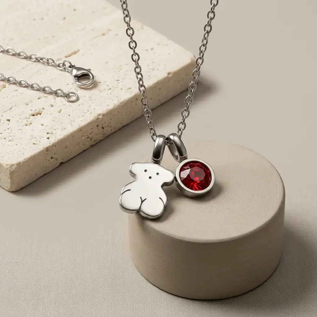 Conjunto colgante y pendientes gema roja y oso (Inspiración Tous) 07.webp