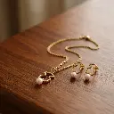Conjunto pulsera rigida con colgante y pendientes perla (Inspiración Tous) 03.webp