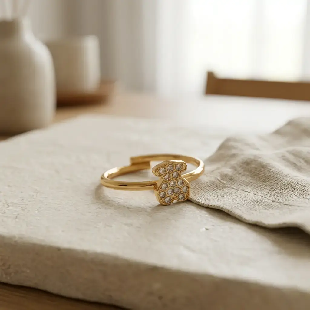 Anillo Gen amarillo con motivos de oso y brillantes (Inspiración Tous) 03.webp