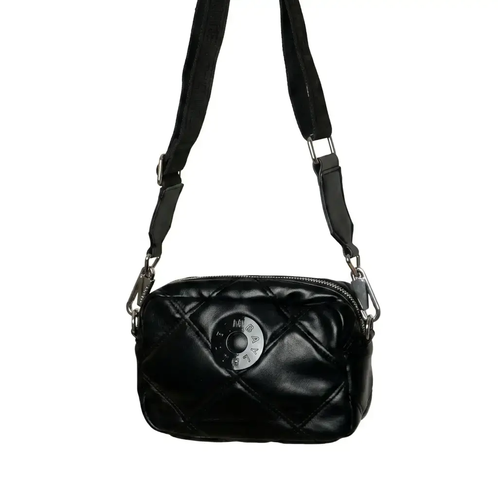 Bolso bandolera diseño acolchado logo metálico frontal (Inspiración Bimba y Lola) 01.webp