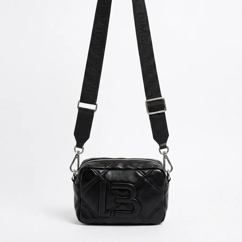 Bolso bandolera diseño acolchado logotipo relieve (Inspiración Bimba) 01.webp