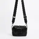 Bolso bandolera diseño acolchado logotipo relieve (Inspiración Bimba) 01.webp