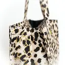 Bolso estampado de leopardo logo amarillo (Inspiración Bimba y Lola) 02.webp