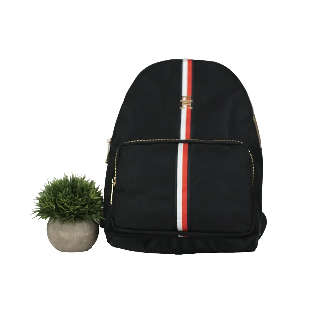 Mochila Poppy Backpack Corp (Inspiración Tommy Hilfiger) Color Negro 04.webp