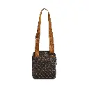 Bolso Bandolera Hombre Logo (Inspiración Guess) Color marrón 02.webp