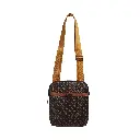 Bolso Bandolera Hombre Logo (Inspiración Guess) Color marrón 01.webp