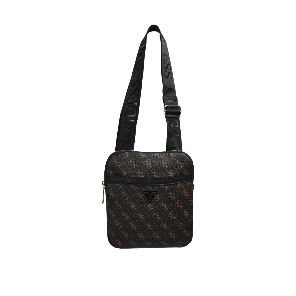 Bolso Bandolera Hombre Logo Triangular (Inspiración Guess) Color Chocolate 01.webp