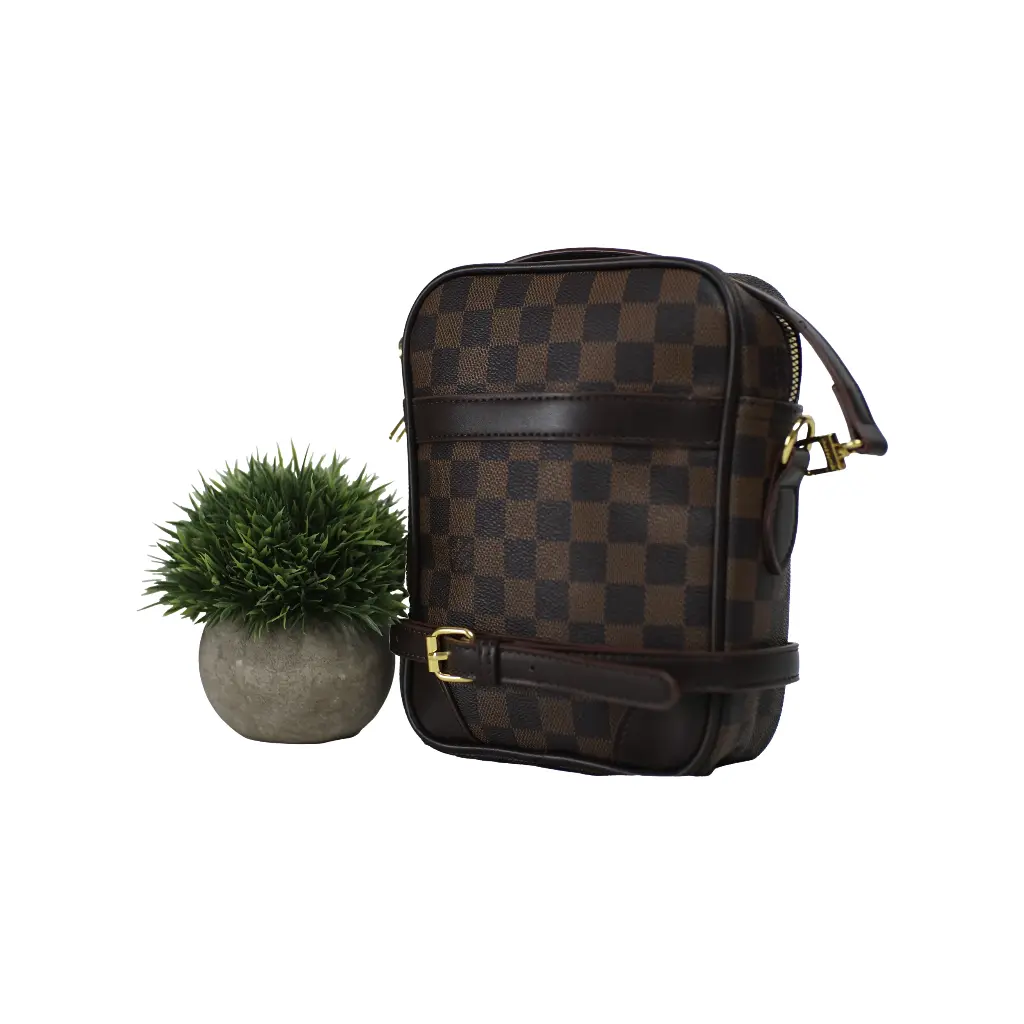 Bolso Hombre Logo cuadros (Inspiración Louis Vuitton) Color marron 03.webp