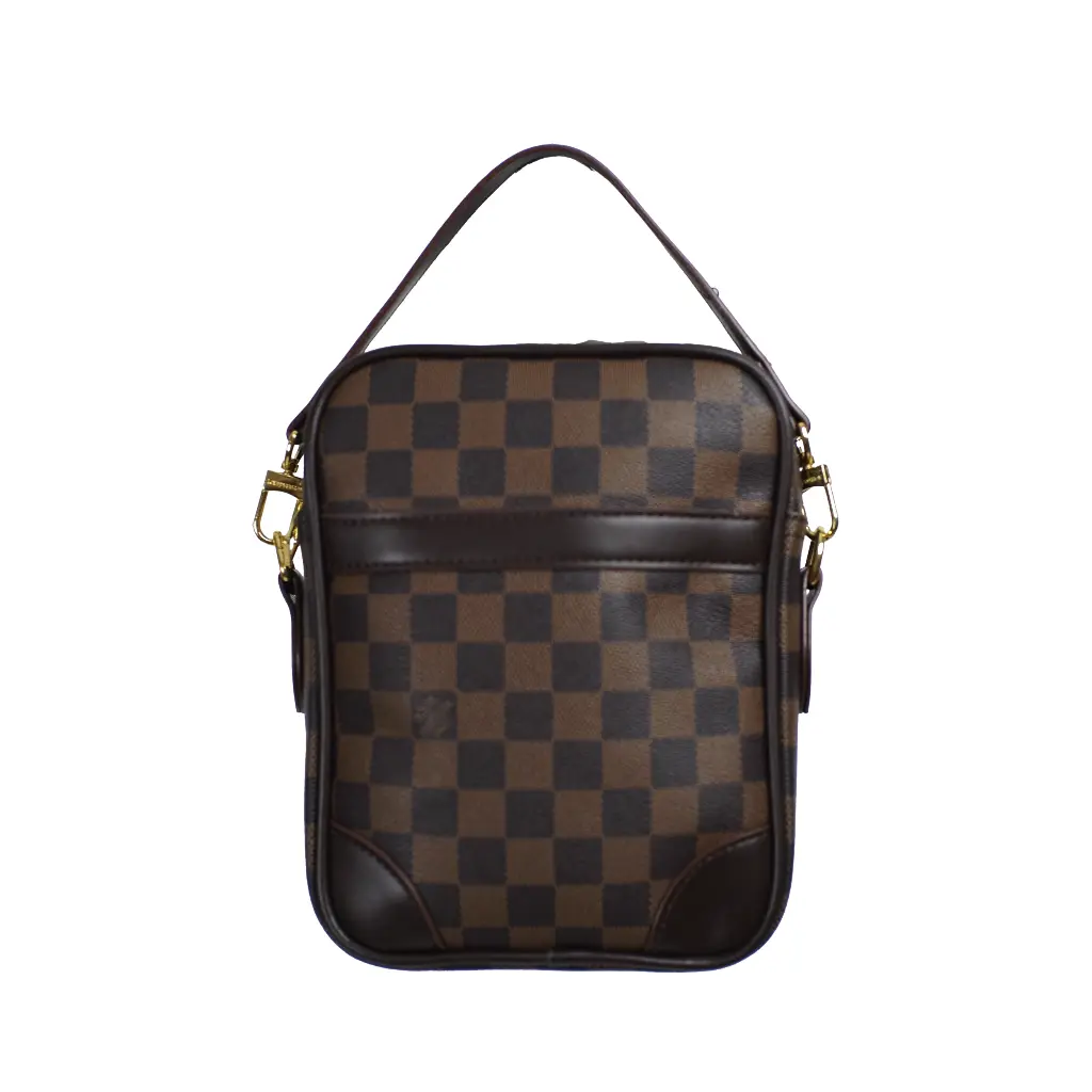 Bolso Hombre Logo cuadros (Inspiración Louis Vuitton) Color marron 01.webp