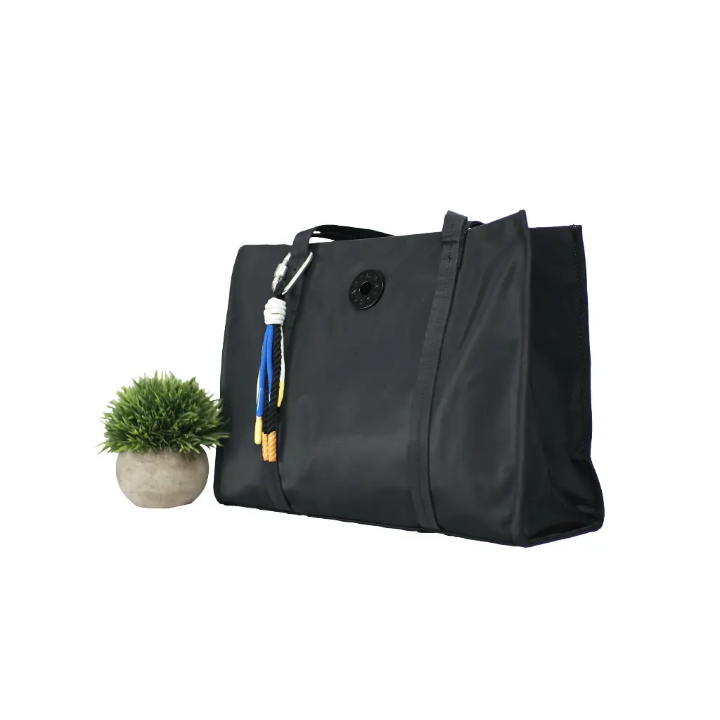 Bolso shopper grande nylon (Inspiración Bimba y Lola) Color Negro 04.webp