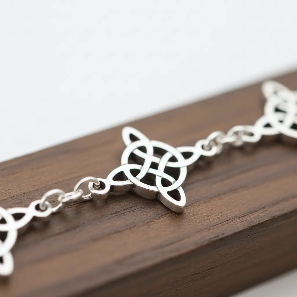 Pulsera Con Tres Nudos Bruja de Plata 03.webp