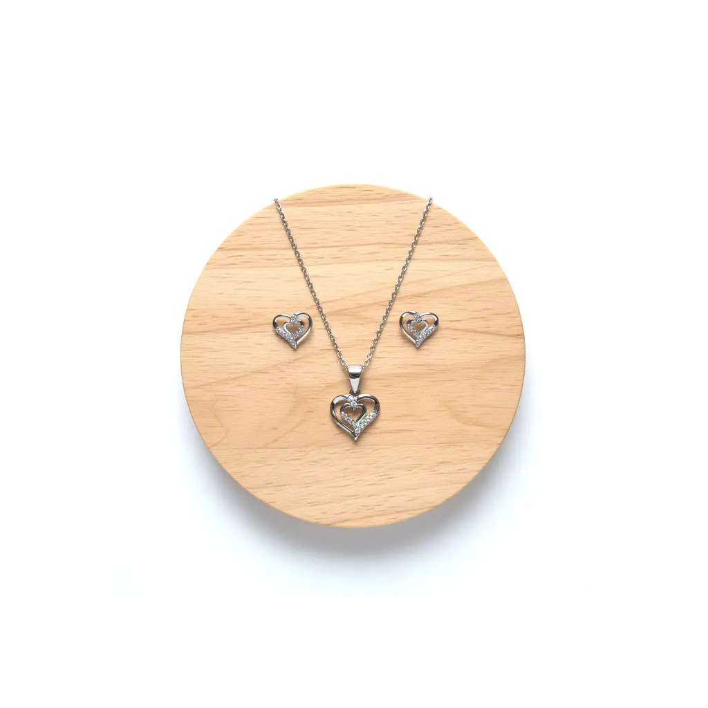 Conjunto De Collar y Pendientes Corazón Plata 01.webp