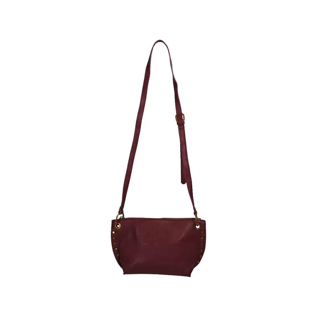 Bolso de hombro Tachas Laterales Granate 01.webp