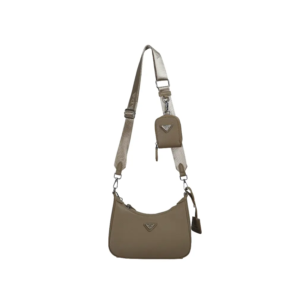 Bolso Bandolera Baguette Re-Edition 2005 (Inspiración Prada) Color Beige 03.webp