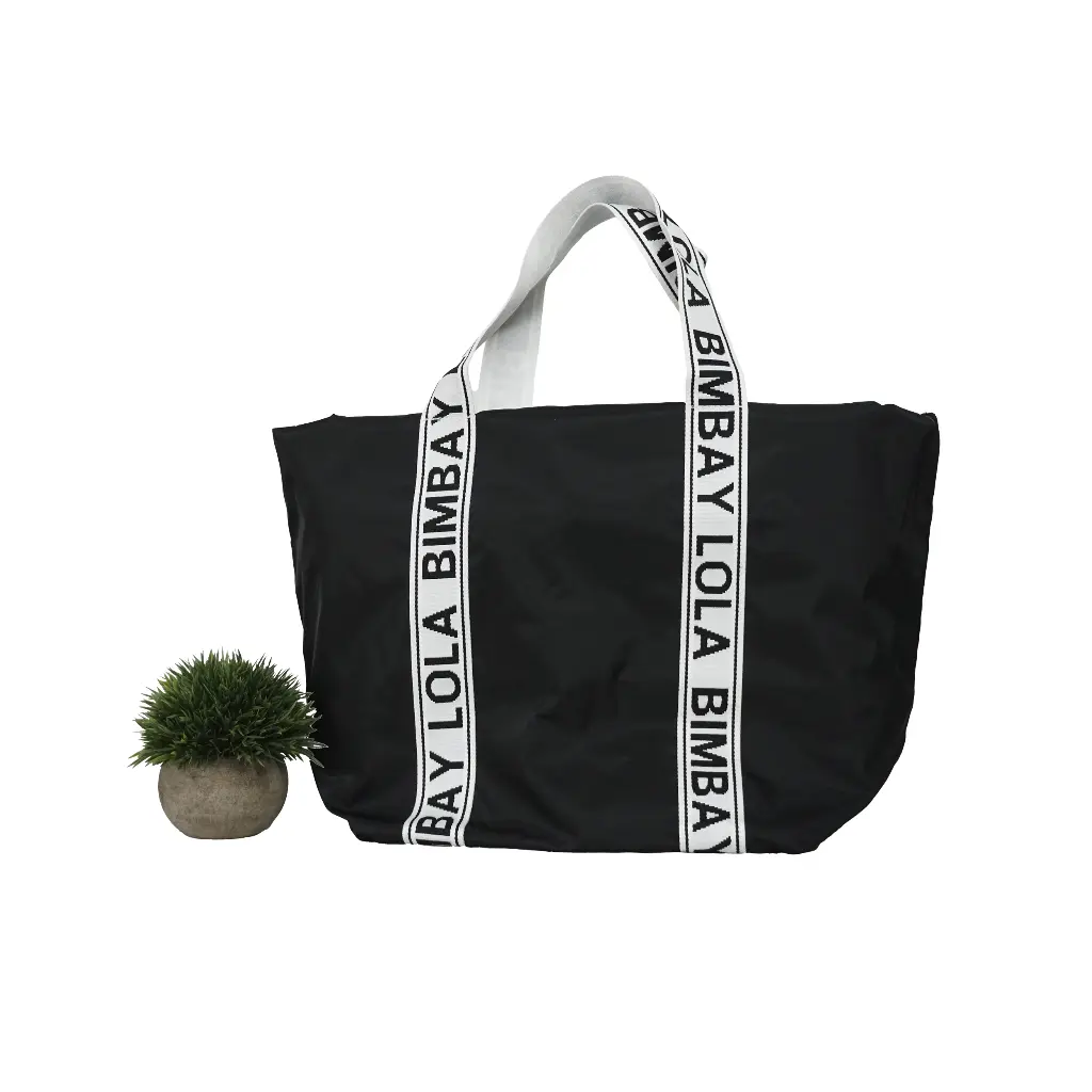 Bolso Shopper Maxi (Inspiración Bimba y Lola) Color Negro Resalte Blanco 02.webp