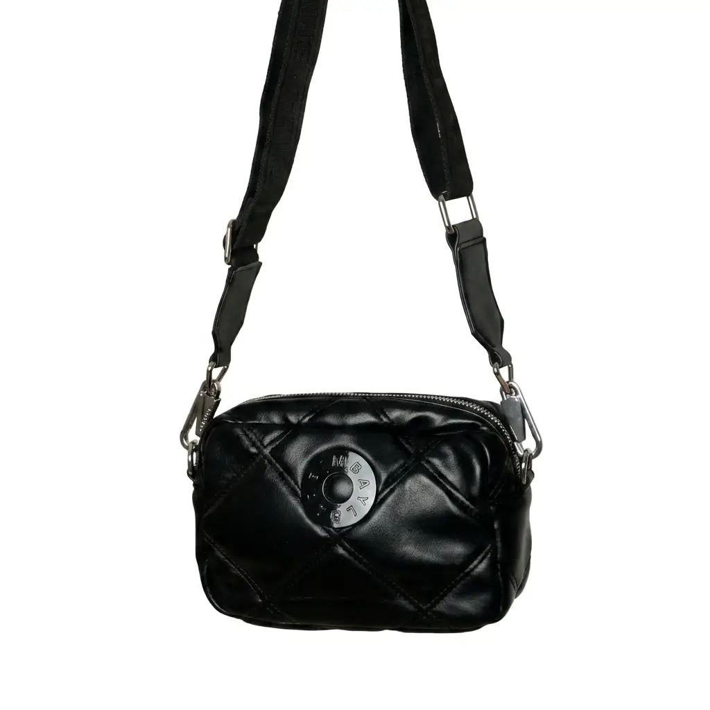 Bolso bandolera diseño acolchado logo metálico frontal (Inspiración Bimba)