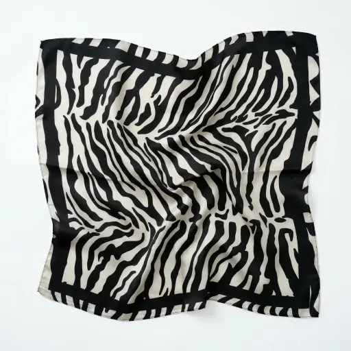 Pañuelo cuadrado con estampado cebra