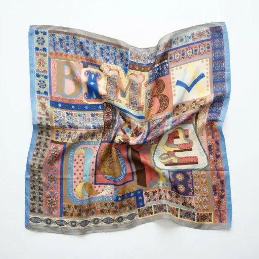 [00005192] Pañuelo cuadrado estampado azul (Inspiración Bimba y Lola)