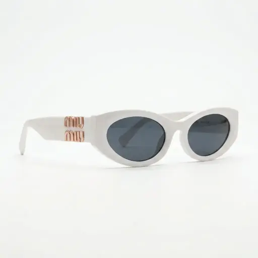 Gafas de sol ovaladas Blancas logotipo metálico (Inspiración Miu Miu)